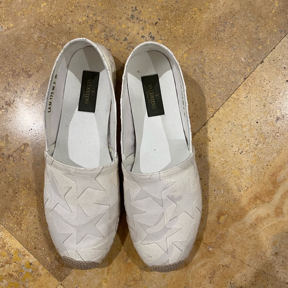 Like new white Valentino Shoes